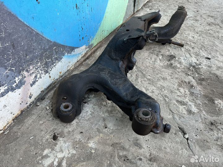 Подрамник Nissan Primera P11