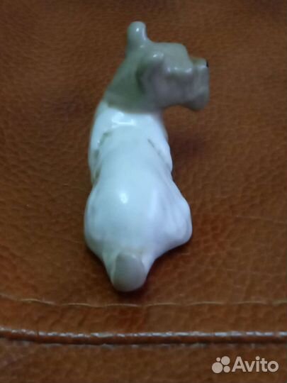 Фарфоровая статуэтка собаки лфз