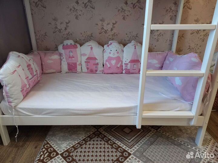 Бортики-подушки новые в кроватку