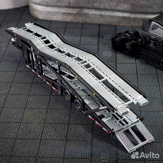 Hot wheels Freightliner Cascadia Elite 64