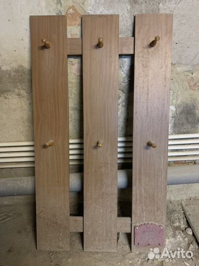 Вешалка настенная