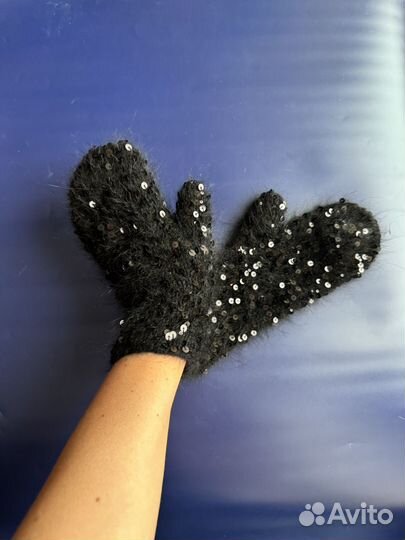Варежки из ангоры 70 с пайетками черные