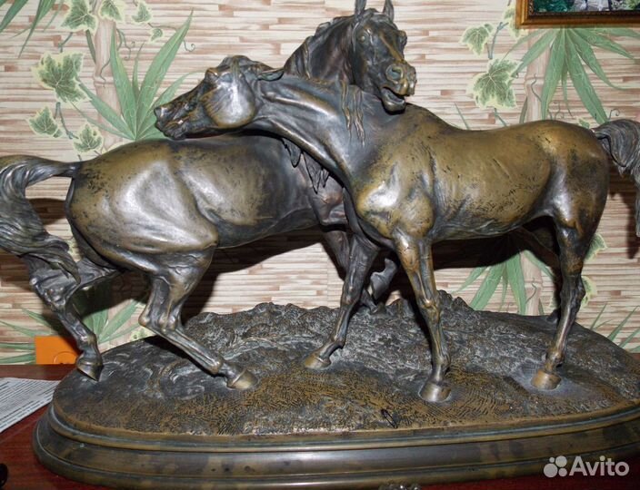 Продам бронзовую скульптуру P. J. Mene 19 века