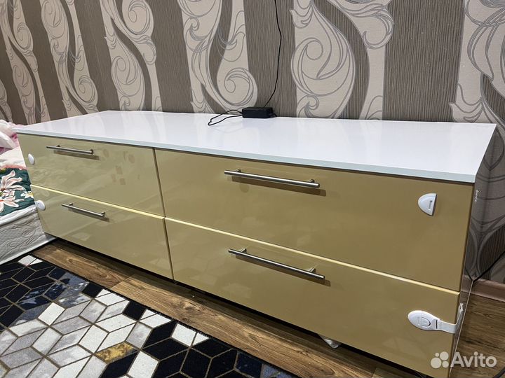 Тумба под тв