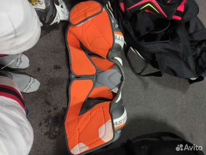 Нагрудник Easton юниорский, размер M