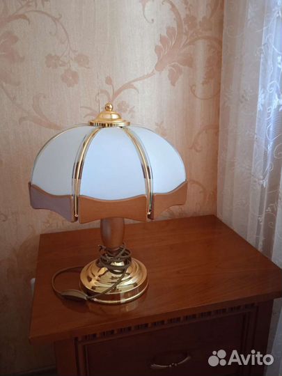 Лампа настольная Италия из дерева