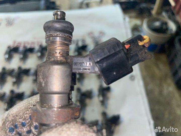 Форсунка топливная Toyota Avensis T250 1azfse