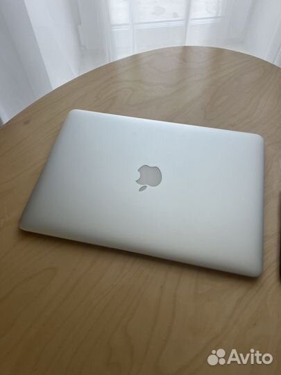 Apple MacBook Air 13 i5/8gb/SSD отличное состояние