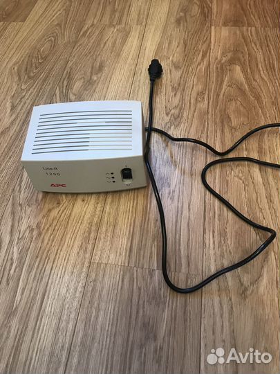 Стабилизатор напряжения APC Line-R 1200