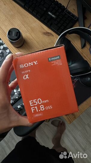 Объектив Sony E 50mm f/1.8 OSS