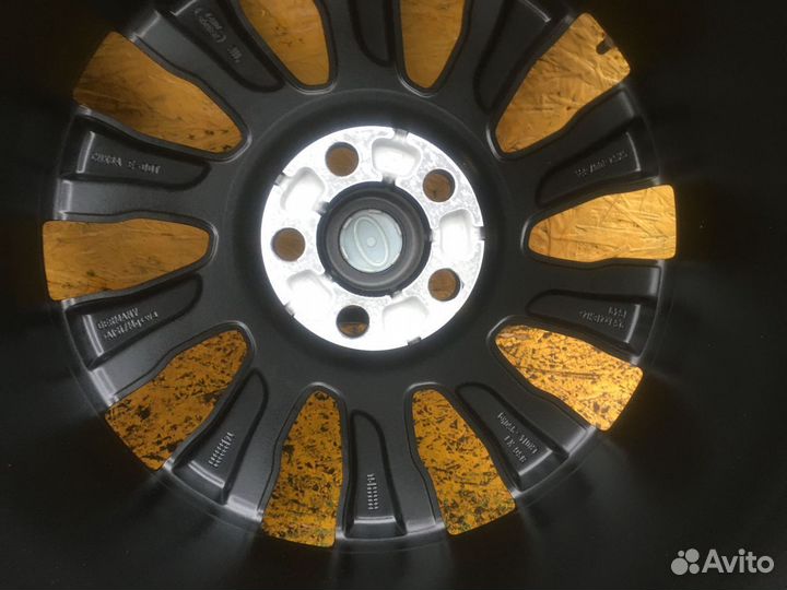 Оригинальные колеса на Land Rover Sport Vogue R21