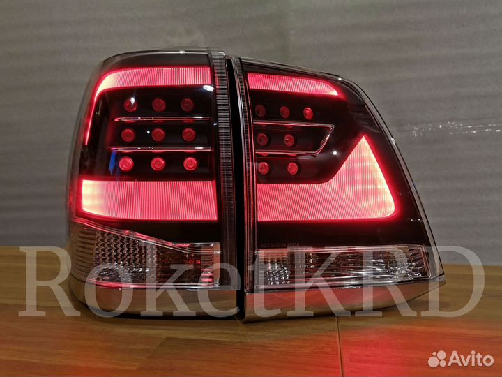 Задние фонари Toyota Land Cruiser 200 Черно-Белые