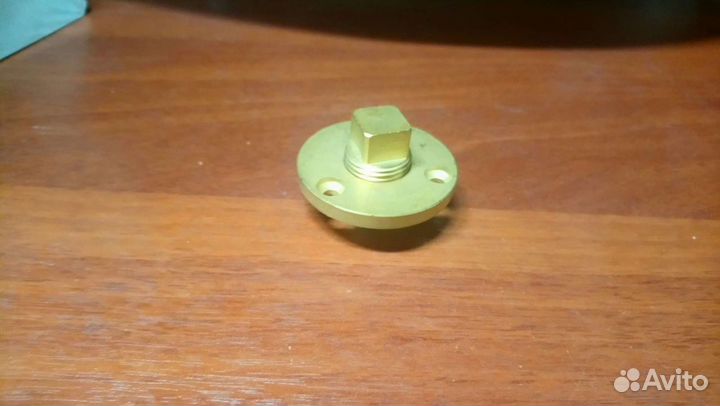 Заглушка дренажная с резьбовой пробкой