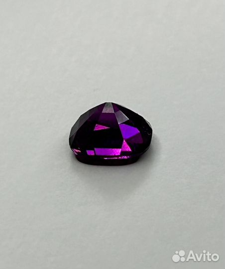Гранат родолит красно-пурпурный
