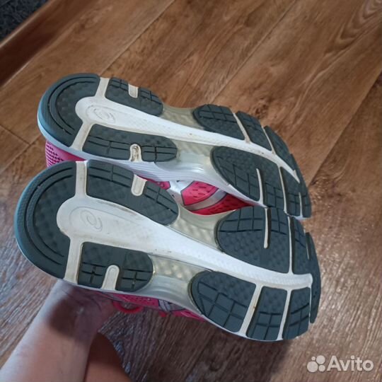 Кроссовки asics