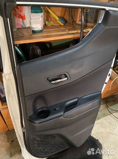 67630F4010C6 Обшивка задней двери Тойота C-HR