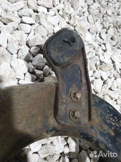 Кронштейн радиатора Opel Astra H