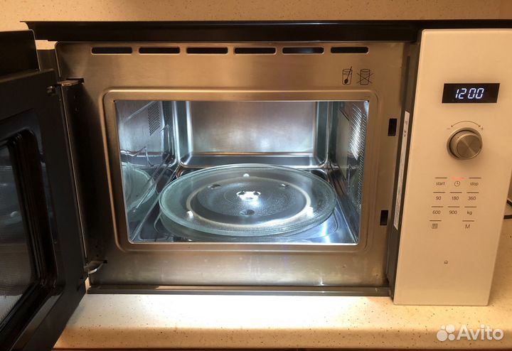 Встраиваемая микроволновая печь Bosch BFL554MWO