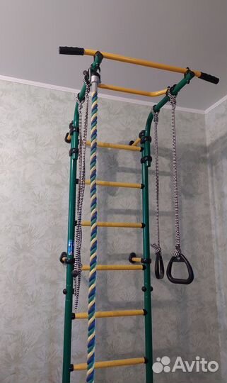 Шведская стенка с турником бу