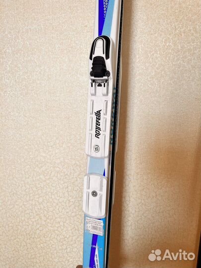 Лыжи,палки и ботинки