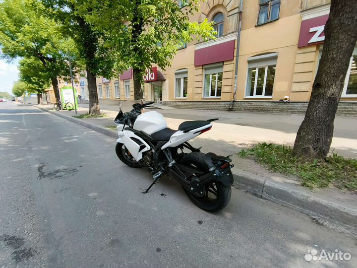 Voge 300RR