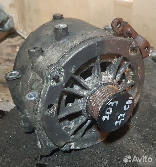 W203 Mercedes 2.2 CDI генератор A0001501750