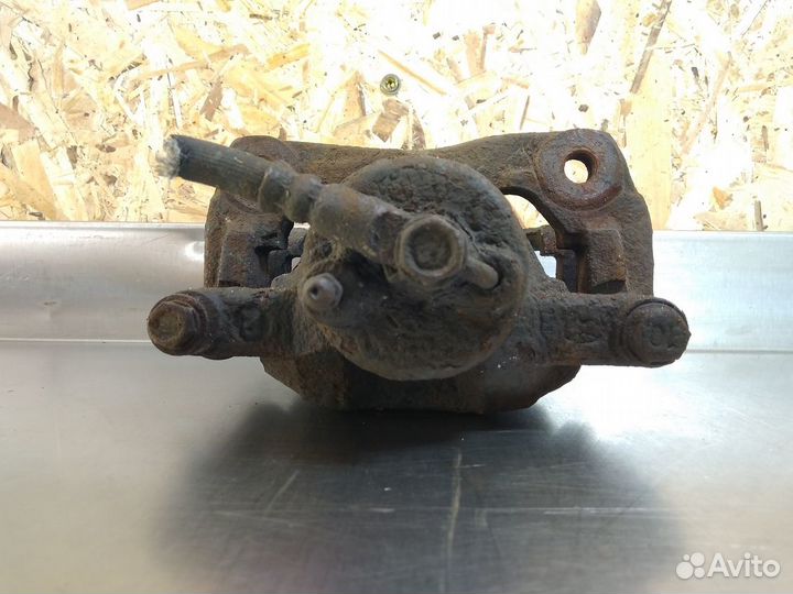 Суппорт передний правый Faw Vita