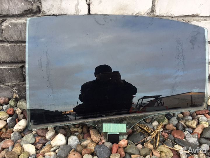 Стекло задней левой двери на мерседес W222