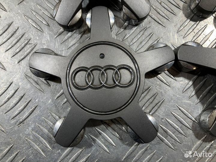 Колпачок литого диска Audi A8 D4/4H 2012