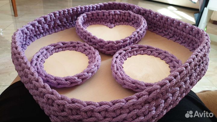 Поднос вязаный