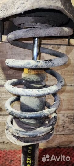 Стойка амортизатора переднего левого Volkswagen Pa