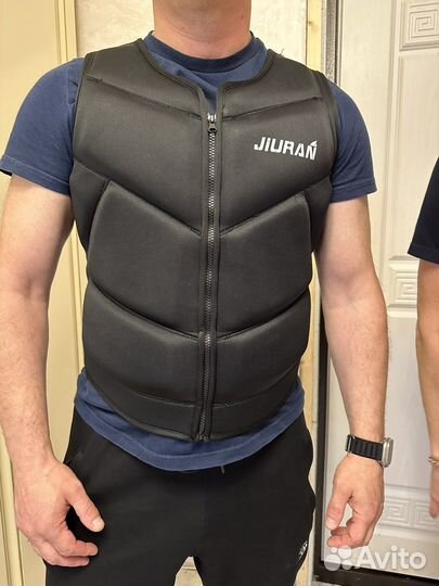 Спасательный жилет черный