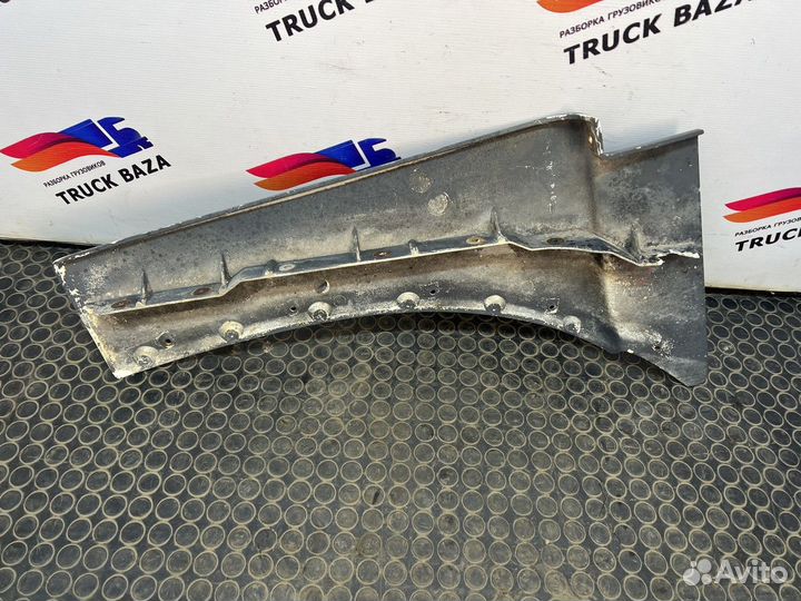 81664100307 Накладка переднего крыла левого