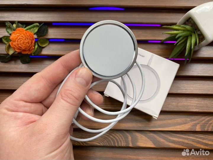 Беспроводное устройство MagSafe Charger 15W