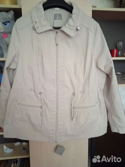 Ветровка женская