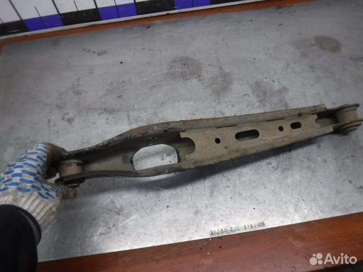 Рычаг поперечный задний правый Mitsubishi Lancer