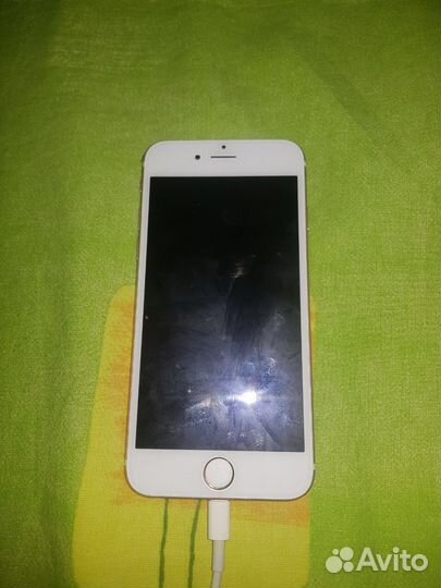 Телефон iPhone 6s
