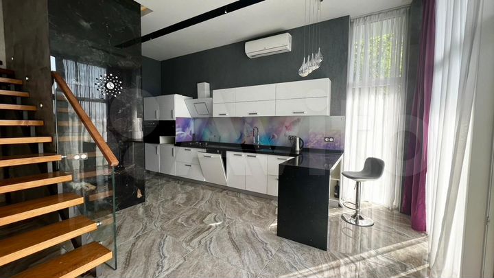 Дом 175 м² на участке 7,2 сот.