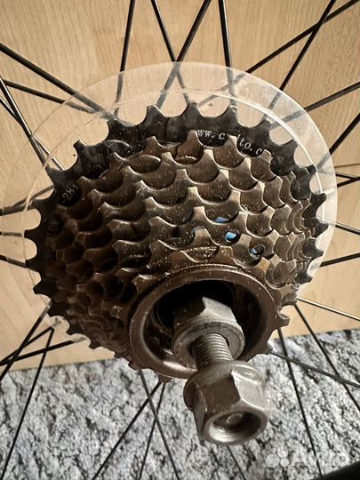 Колесо заднее 29 на 32спицы 8скоростей нов