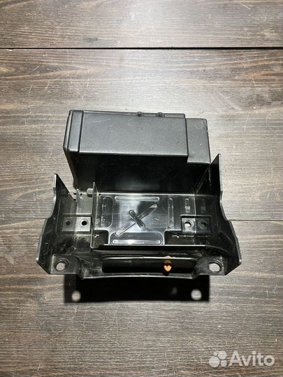 Короб под акб для kawasaki z900 17-19