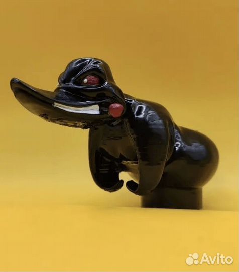 Злая утка на капот