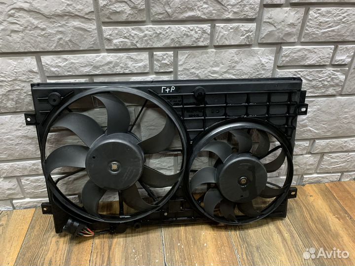 VW Golf Plus Диффузор вентилятора 1,4л caxa