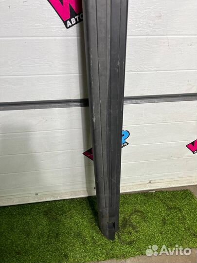 Молдинг (накладка кузовная) левый Dodge Ram 5 DT