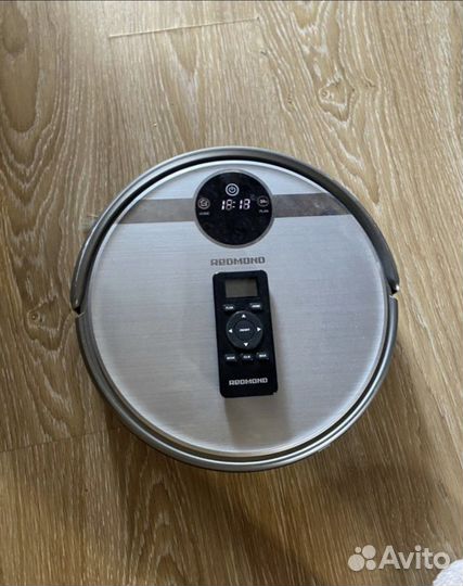 Робот пылесос redmond