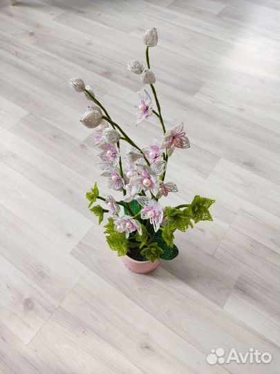 Цветы из бисера, орхидея, на 8 марта