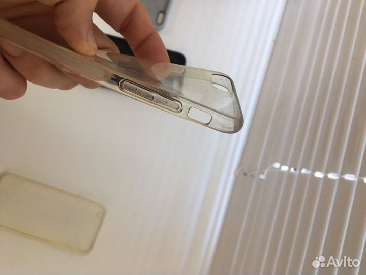 Чехолы на iPhone 6s и 8 (оригиналы)