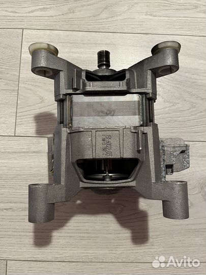 Мотор от стиральной машины Bosch / Siemens