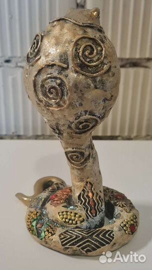 Декоративная фигурка кобры