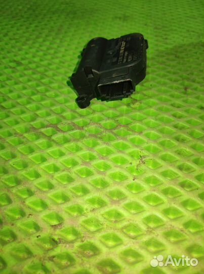 Моторчик заслонки отопителя Skoda Octavia