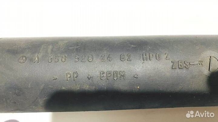 Патрубок воздушного фильтра Mercedes-Benz Vito 220